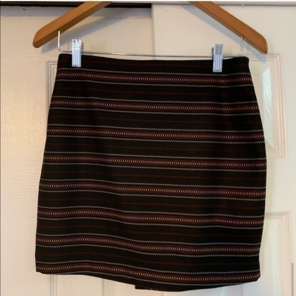 Express black patterned wrap Mini Skirt Sz Medium - Picture 6 of 7
